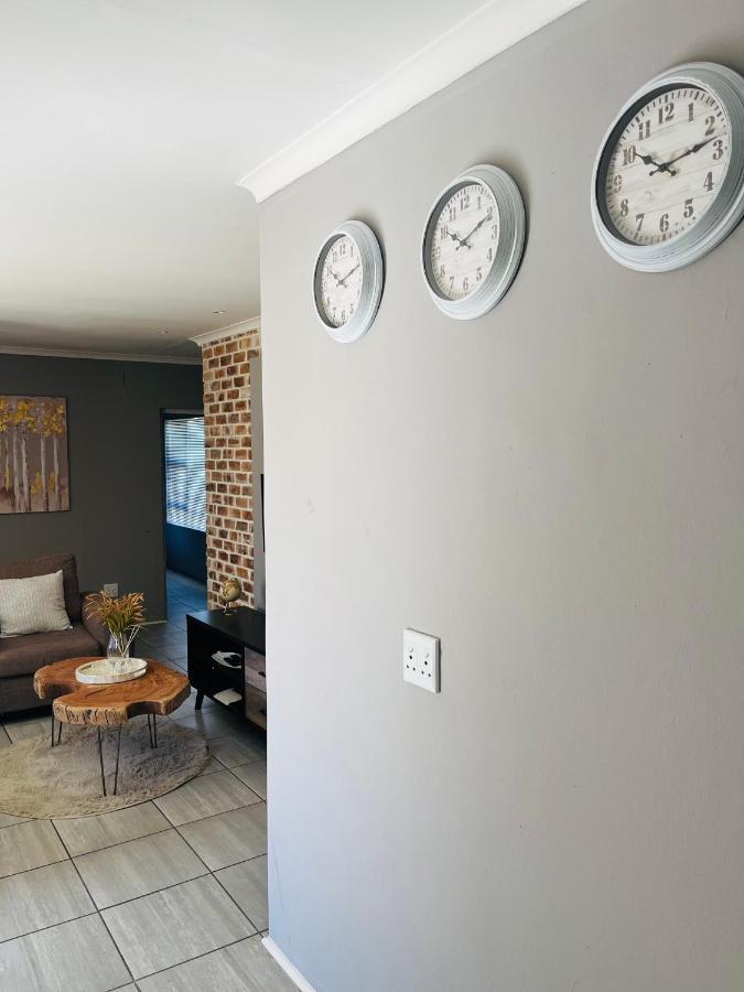 Otis Self Catering Apartment Walvis Bay Exterior photo