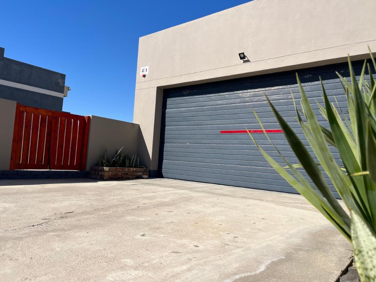 Otis Self Catering Apartment Walvis Bay Exterior photo