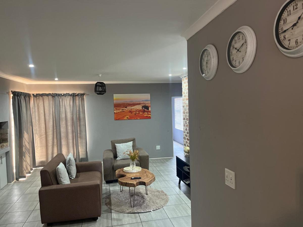 Otis Self Catering Apartment Walvis Bay Exterior photo
