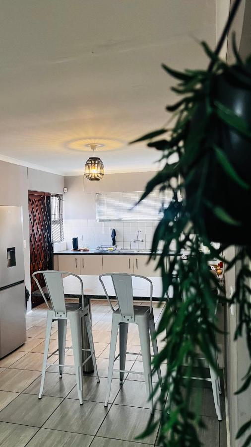 Otis Self Catering Apartment Walvis Bay Exterior photo