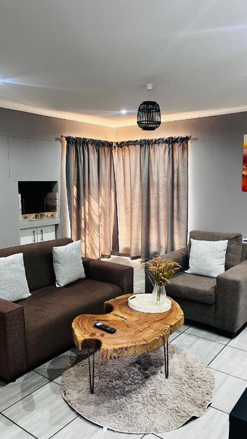 Otis Self Catering Apartment Walvis Bay Exterior photo